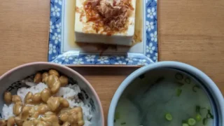 【忙しい介護士におすすめの自炊方法】一人暮らしだからこそできた！毎日同じ食事を続けることで食費節約できた体験談